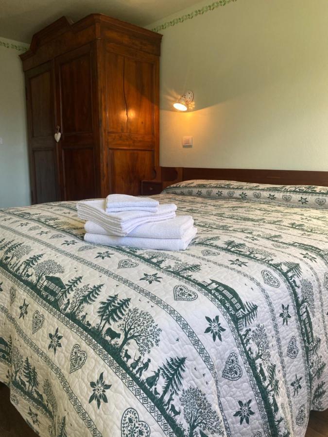 Hotel Le Chemin De La Luge à Hone Extérieur photo